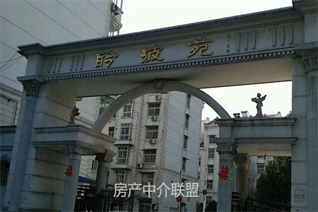 未来城三室两厅132平米精装出售
